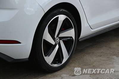 2020 Volkswagen Golf GTI S - zdjęcie 8 z 20 - miniatura