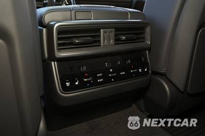 2026 Lexus LX 600 Luxury - zdjęcie 22 z 38 - miniatura