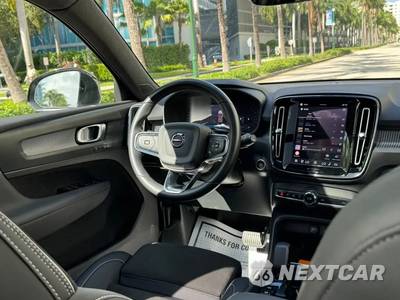 2023 Volvo XC40 B5 Plus Dark Theme - zdjęcie 21 z 31 - miniatura