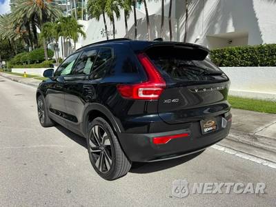 2023 Volvo XC40 B5 Plus Dark Theme - zdjęcie 5 z 31 - miniatura