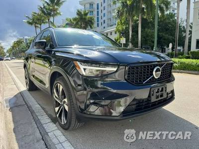 2023 Volvo XC40 B5 Plus Dark Theme - zdjęcie 8 z 31 - miniatura