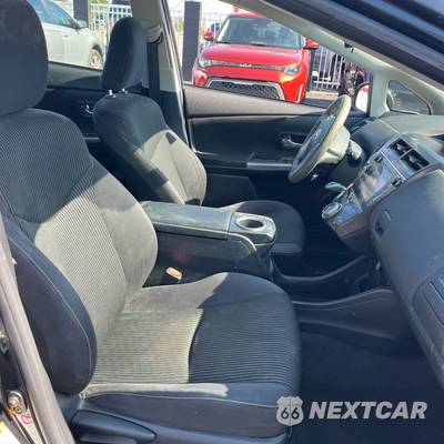2016 Toyota Prius v Two - zdjęcie 25 z 41 - miniatura