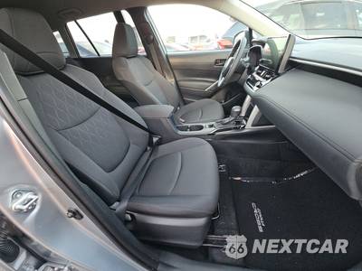 2024 Toyota Corolla Cross LE - zdjęcie 8 z 22 - miniatura