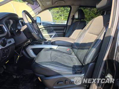 2017 Nissan TITAN PRO-4X Crew Cab Short Bed - zdjęcie 7 z 32 - miniatura
