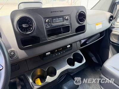 2025 Mercedes-Benz Sprinter 2500 Cargo Van Standard Roof 144.0" WB - zdjęcie 8 z 28 - miniatura