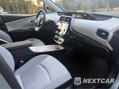 2018 Toyota Prius Three - zdjęcie 12 z 18 - miniatura