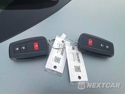 2018 Toyota Prius Three - zdjęcie 15 z 18 - miniatura