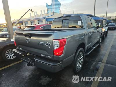 2017 Nissan TITAN SV Crew Cab Short Bed - zdjęcie 4 z 21 - miniatura