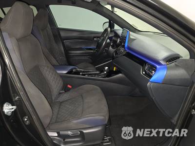 2022 Toyota C-HR XLE - zdjęcie 8 z 27 - miniatura