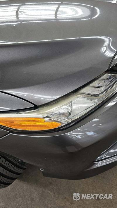 2019 Toyota Camry XLE - zdjęcie 35 z 51 - miniatura