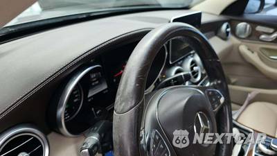 2015 Mercedes-Benz C 300 4MATIC Sedan w/Luxury Pkg - zdjęcie 19 z 35 - miniatura