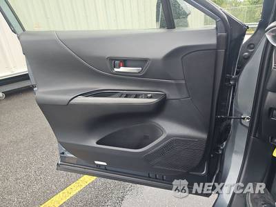 2021 Toyota Venza LE - zdjęcie 9 z 18 - miniatura