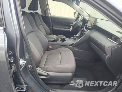 2021 Toyota Venza LE - zdjęcie 8 z 18 - miniatura