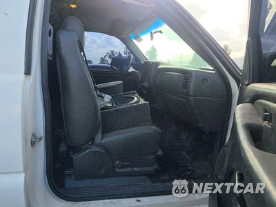 2005 Chevrolet Silverado 2500HD WT Regular Cab Long Bed 1SW - zdjęcie 8 z 35 - miniatura