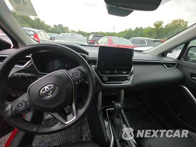 2023 Toyota Corolla Cross XLE - zdjęcie 11 z 18 - miniatura