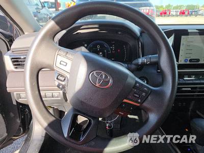 2025 Toyota Camry LE - zdjęcie 10 z 39 - miniatura