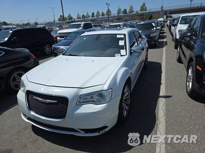 2019 Chrysler 300 Limited - zdjęcie 1 z 44 - miniatura