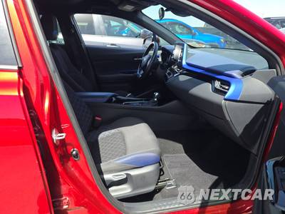 2022 Toyota C-HR XLE - zdjęcie 8 z 25 - miniatura