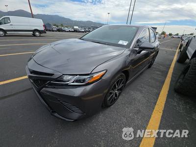 2022 Toyota Camry SE - zdjęcie 1 z 36 - miniatura