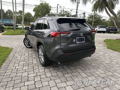 2024 Toyota RAV4 XLE Premium - zdjęcie 13 z 40 - miniatura