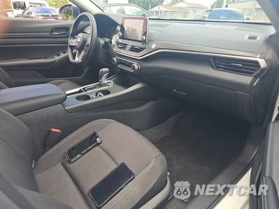 2026 Nissan Altima SV - zdjęcie 8 z 17 - miniatura