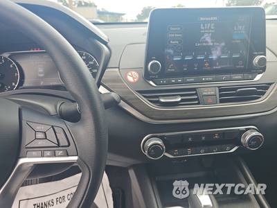 2026 Nissan Altima SV - zdjęcie 11 z 17 - miniatura