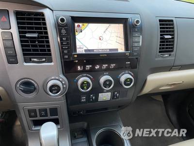 2011 Toyota Sequoia Limited - zdjęcie 21 z 31 - miniatura