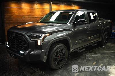 2024 Toyota Tundra Hybrid Limited Crew Cab Short Bed - zdjęcie 2 z 30 - miniatura