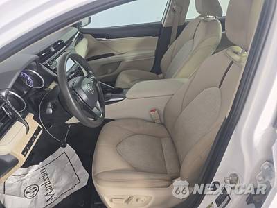 2020 Toyota Camry LE - zdjęcie 7 z 17 - miniatura