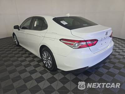 2020 Toyota Camry LE - zdjęcie 6 z 17 - miniatura