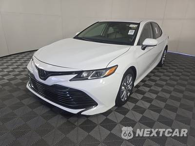 2020 Toyota Camry LE - zdjęcie 1 z 17 - miniatura