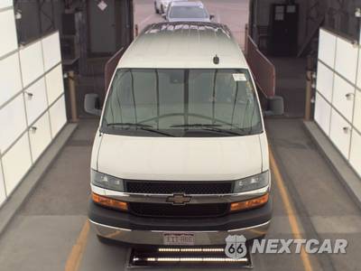 2025 Chevrolet Express 3500 Passenger Van LT 1LT 155.1" WB - zdjęcie 2 z 28 - miniatura