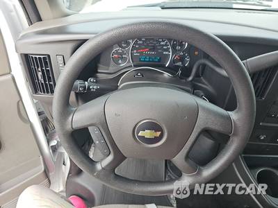 2025 Chevrolet Express 3500 Passenger Van LT 1LT 155.1" WB - zdjęcie 10 z 23 - miniatura
