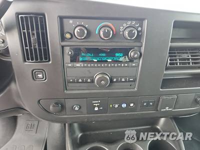 2025 Chevrolet Express 3500 Passenger Van LT 1LT 155.1" WB - zdjęcie 11 z 23 - miniatura