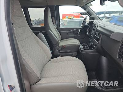 2025 Chevrolet Express 3500 Passenger Van LT 1LT 155.1" WB - zdjęcie 8 z 23 - miniatura