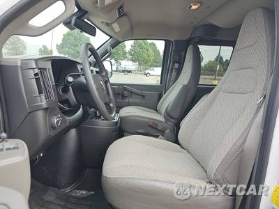 2025 Chevrolet Express 3500 Passenger Van LT 1LT 155.1" WB - zdjęcie 7 z 23 - miniatura