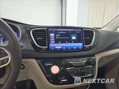 2024 Chrysler Pacifica Touring L 121.6" WB - zdjęcie 11 z 18 - miniatura