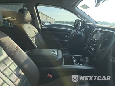 2019 Nissan TITAN XD Platinum Reserve Crew Cab Medium Bed - zdjęcie 8 z 21 - miniatura