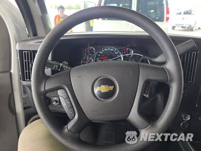 2025 Chevrolet Express 3500 Passenger Van LT 1LT 155.1" WB - zdjęcie 10 z 33 - miniatura