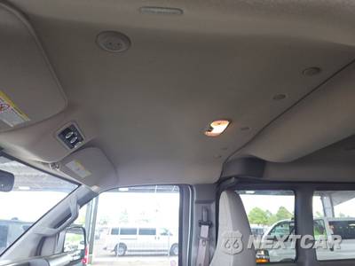 2025 Chevrolet Express 3500 Passenger Van LT 1LT 155.1" WB - zdjęcie 19 z 33 - miniatura