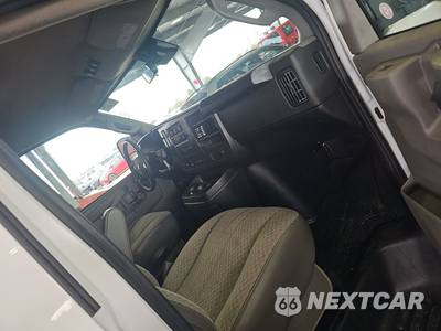 2025 Chevrolet Express 3500 Passenger Van LT 1LT 155.1" WB - zdjęcie 8 z 28 - miniatura