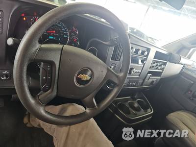 2025 Chevrolet Express 3500 Passenger Van LT 1LT 155.1" WB - zdjęcie 11 z 28 - miniatura