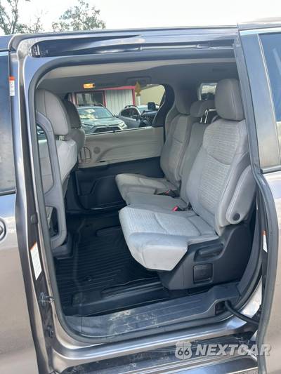 2022 Toyota Sienna LE 8-Passenger 120.5" WB - zdjęcie 20 z 22 - miniatura