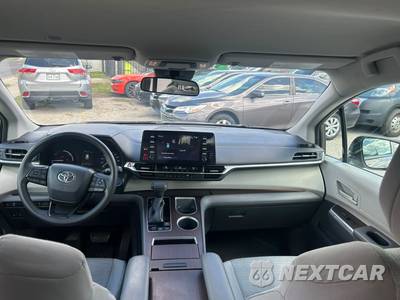 2022 Toyota Sienna LE 8-Passenger 120.5" WB - zdjęcie 4 z 22 - miniatura