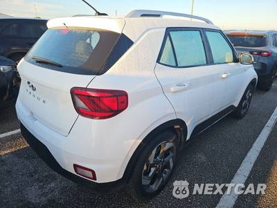 2025 Hyundai Venue SEL - zdjęcie 4 z 20 - miniatura