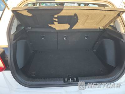 2025 Hyundai Venue SEL - zdjęcie 16 z 20 - miniatura