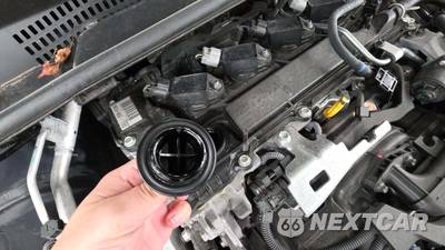 2025 Toyota Prius LE - zdjęcie 17 z 32 - miniatura