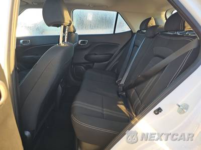 2025 Hyundai Venue SEL - zdjęcie 13 z 25 - miniatura