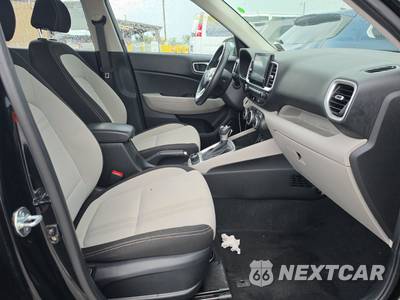 2025 Hyundai Venue SEL - zdjęcie 8 z 22 - miniatura