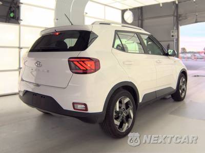 2025 Hyundai Venue SEL - zdjęcie 4 z 33 - miniatura